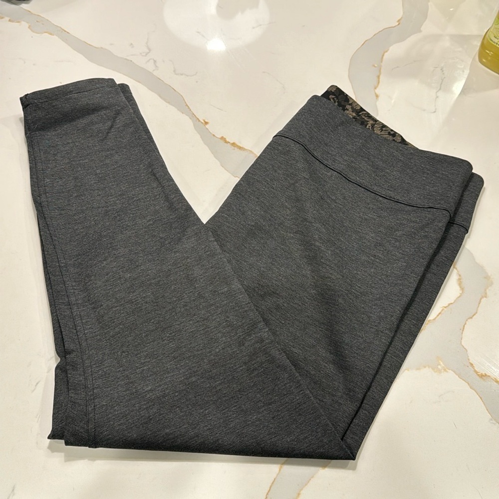 HUE NWOT 7/8 Gray Pointe Pant Size 2X.